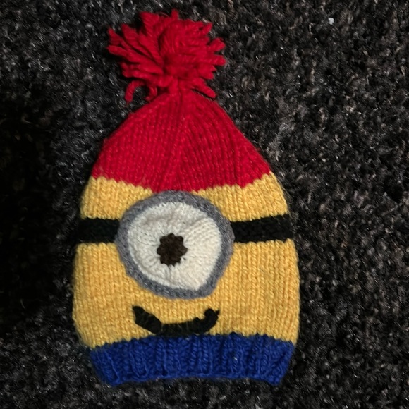 Minions Knitted Toque - Picture 3 of 3
